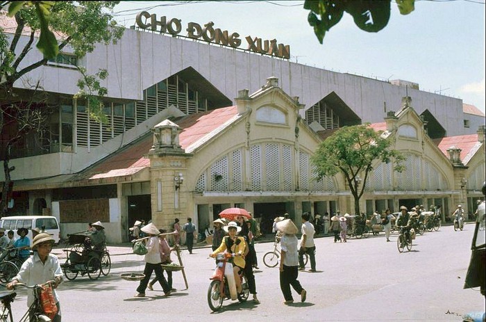 Chợ Đồng Xuân 1993.